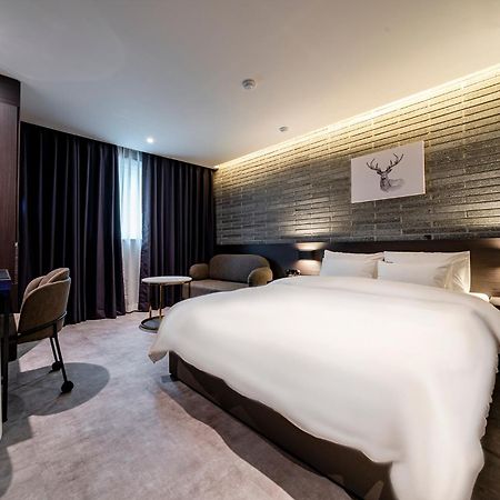 Urban Brown Hotel Chungju City Hall מראה חיצוני תמונה