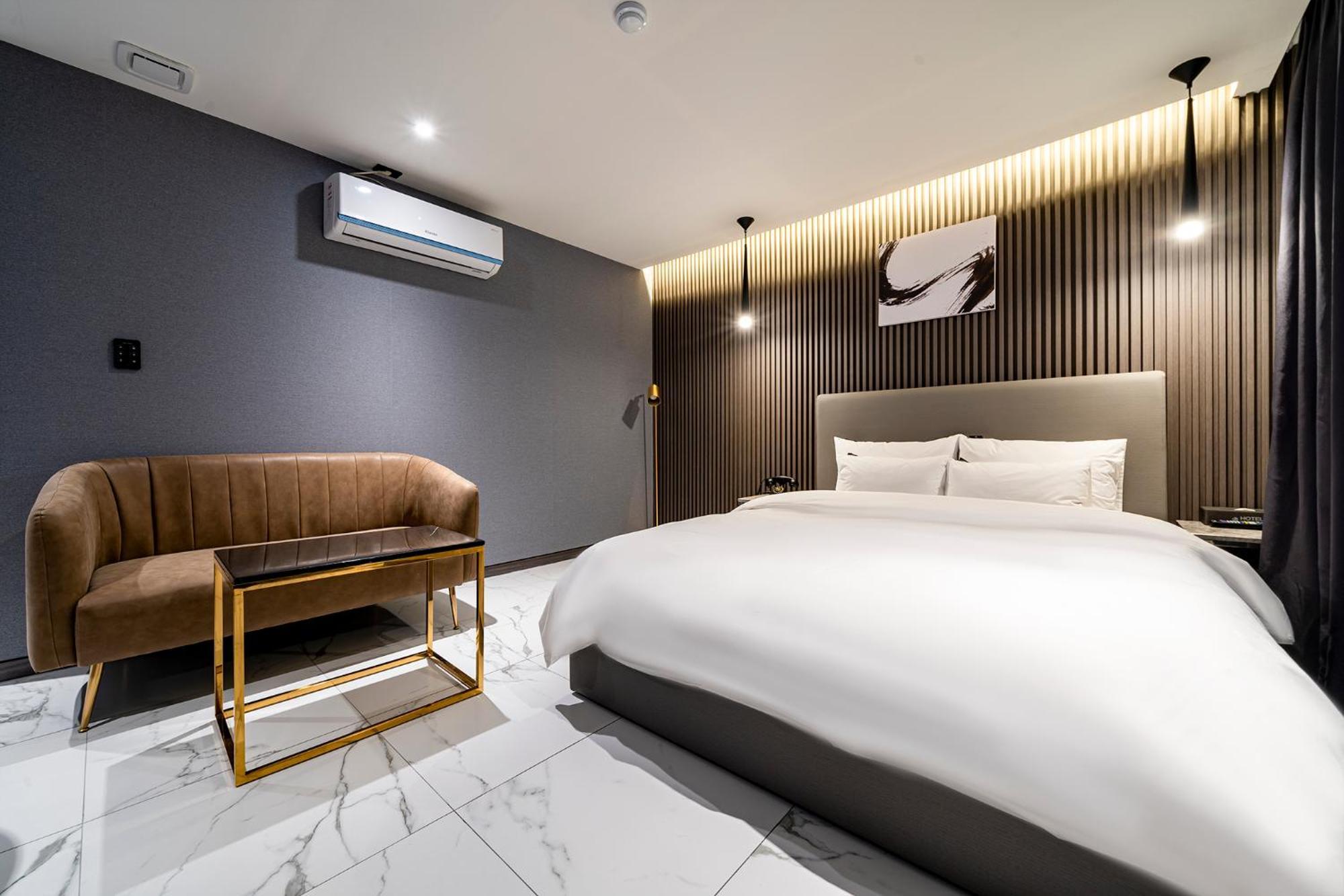 Urban Brown Hotel Chungju City Hall מראה חיצוני תמונה