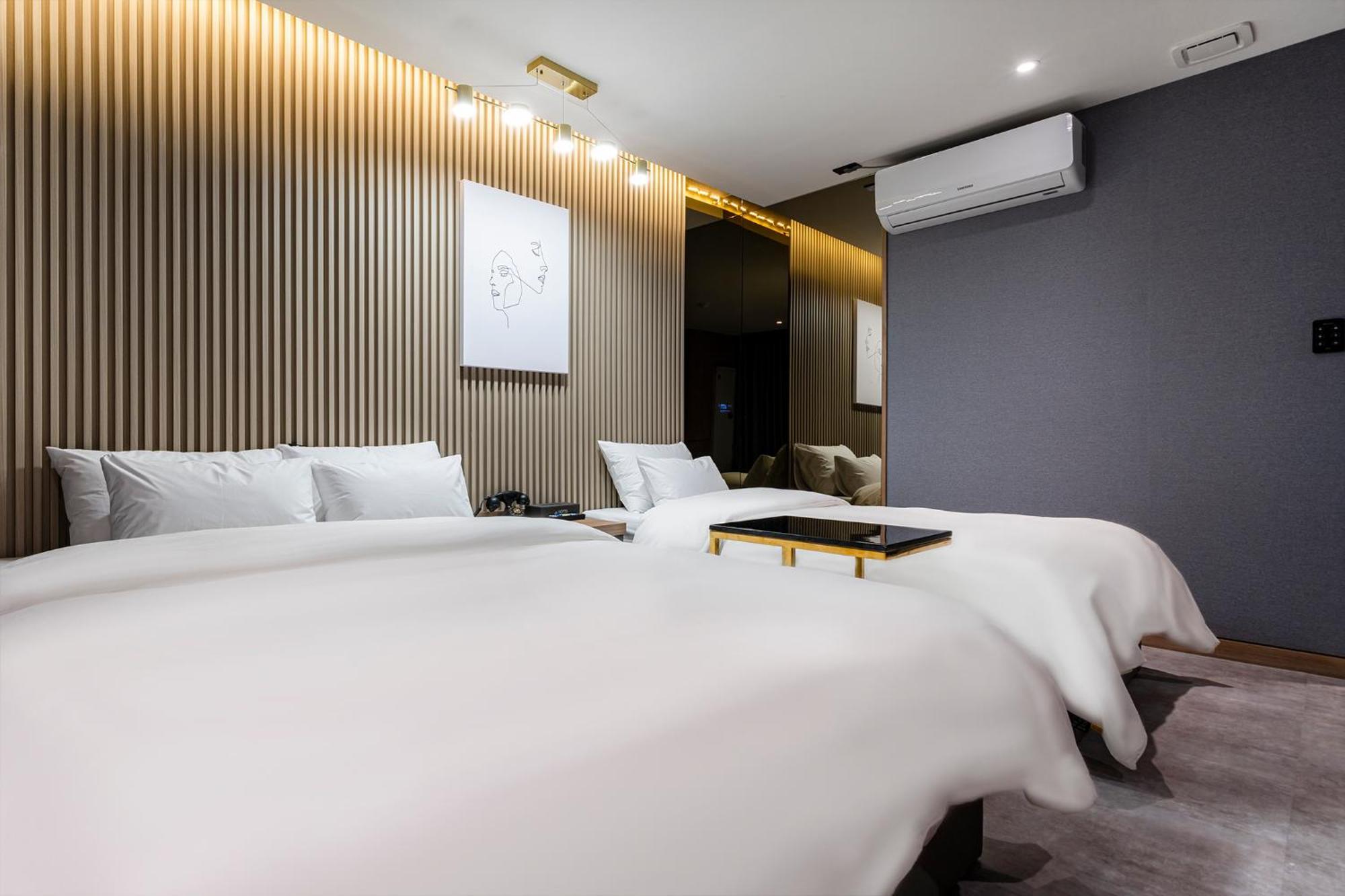 Urban Brown Hotel Chungju City Hall מראה חיצוני תמונה