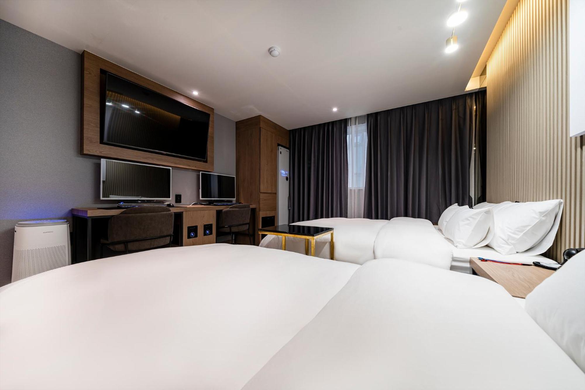 Urban Brown Hotel Chungju City Hall מראה חיצוני תמונה