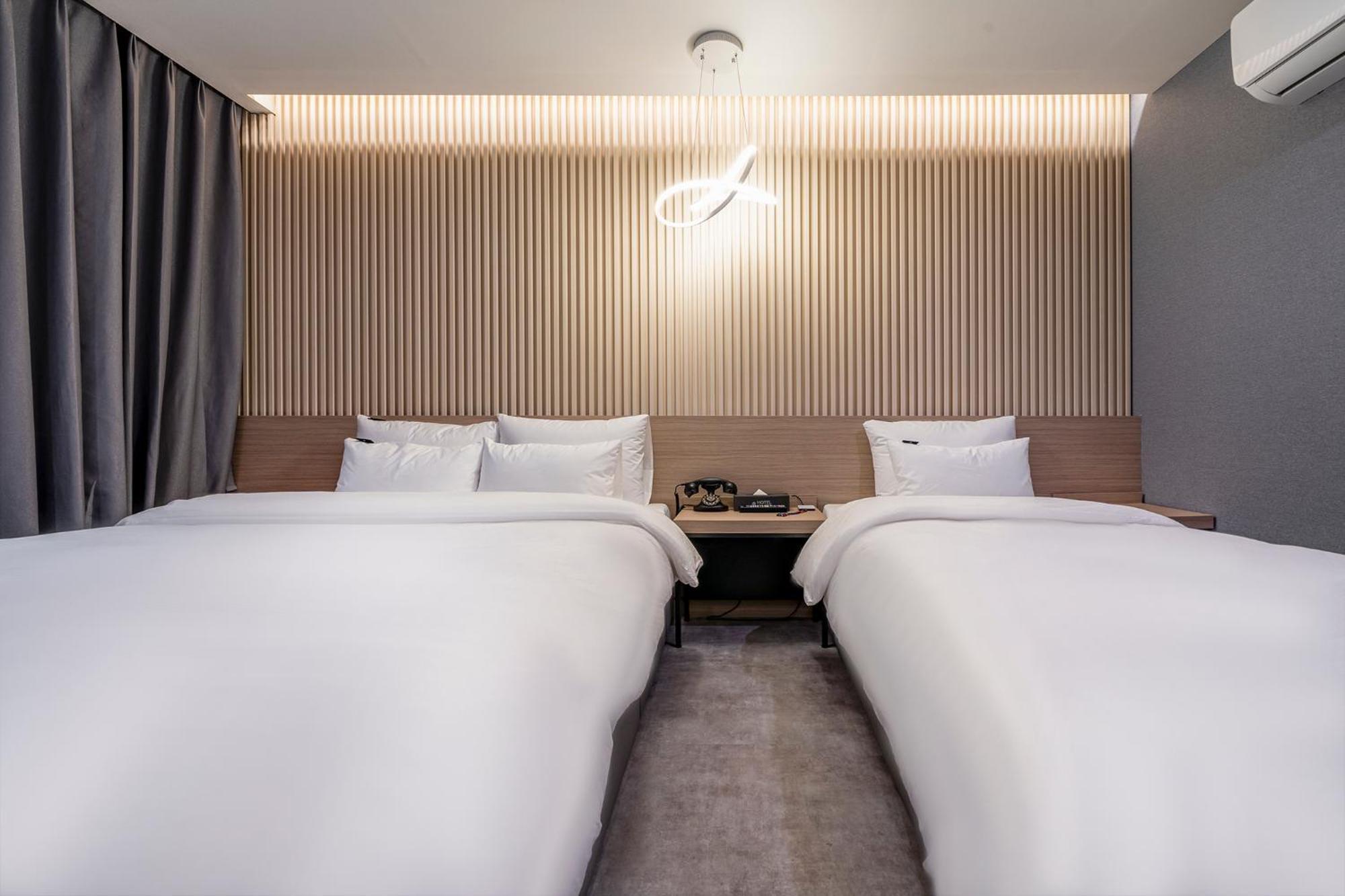 Urban Brown Hotel Chungju City Hall מראה חיצוני תמונה