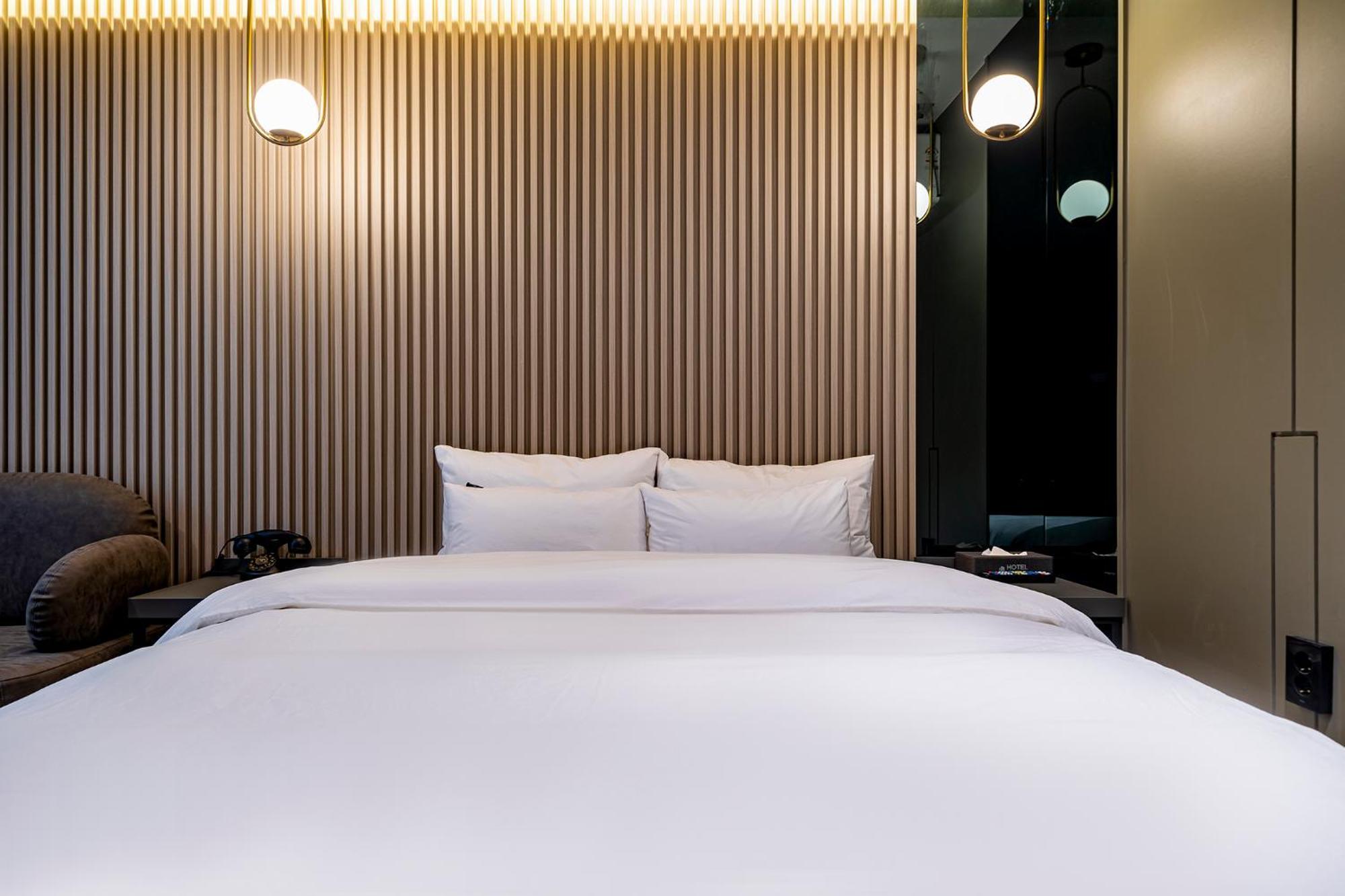 Urban Brown Hotel Chungju City Hall מראה חיצוני תמונה