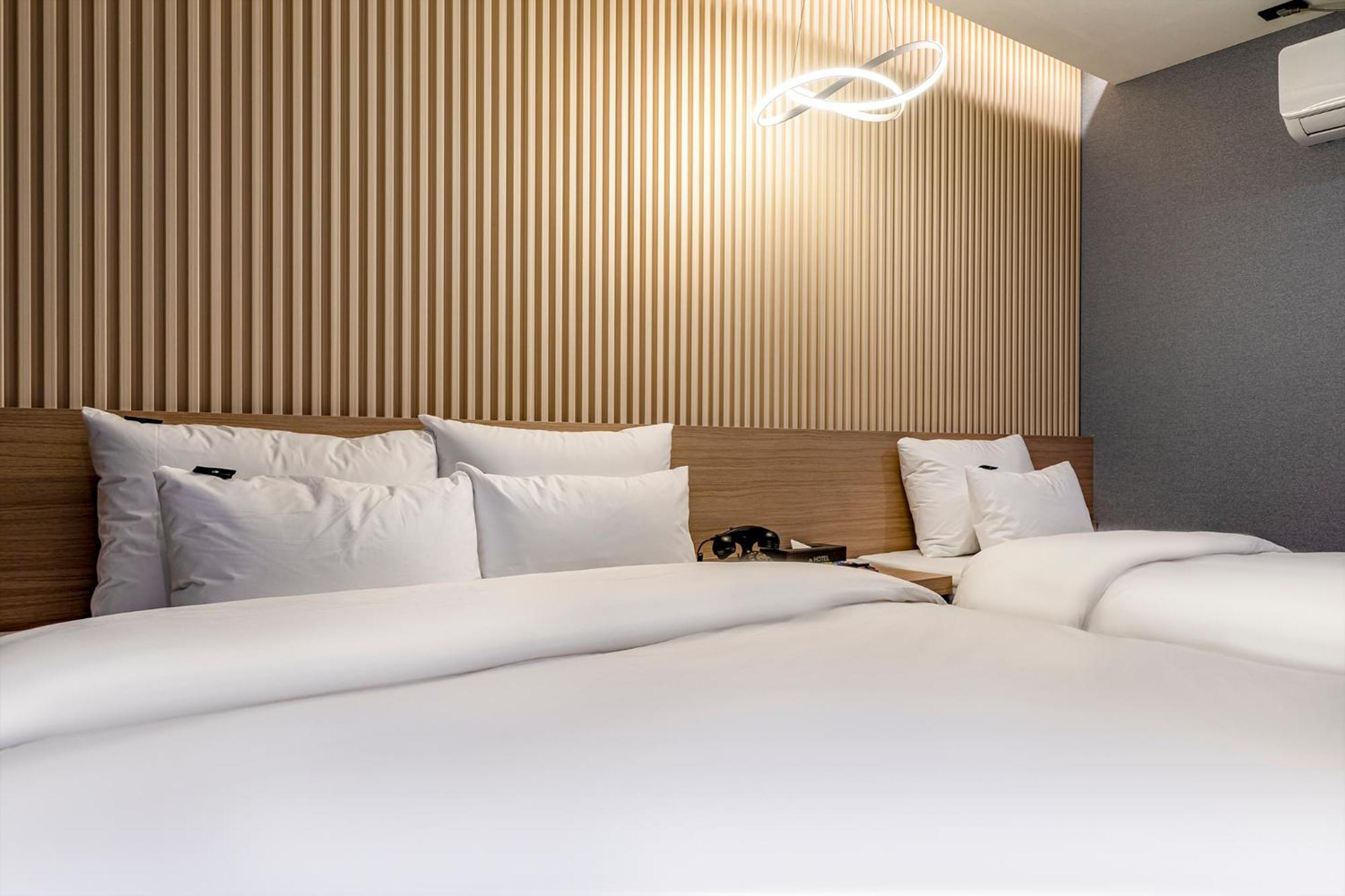 Urban Brown Hotel Chungju City Hall מראה חיצוני תמונה