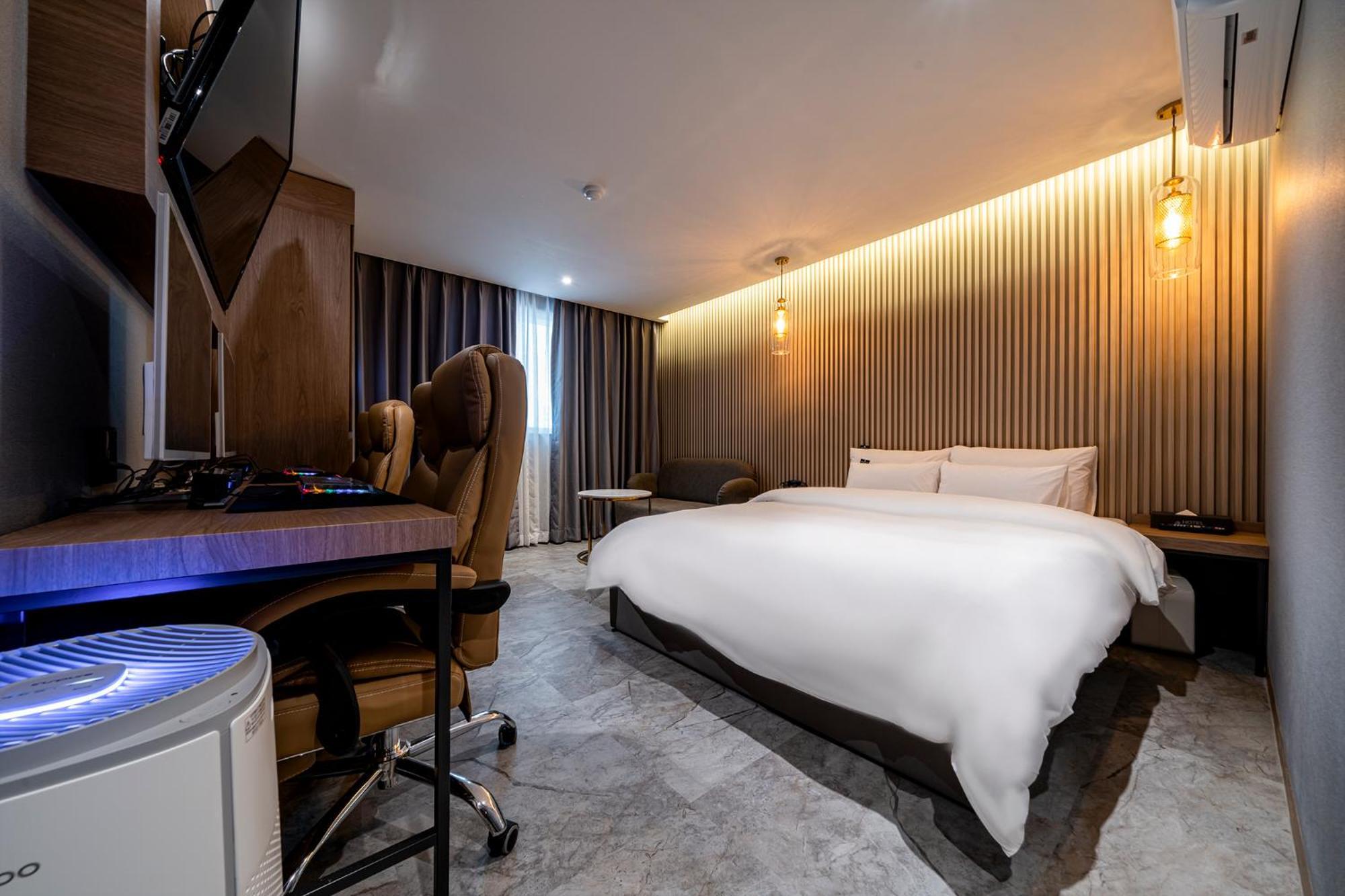 Urban Brown Hotel Chungju City Hall מראה חיצוני תמונה
