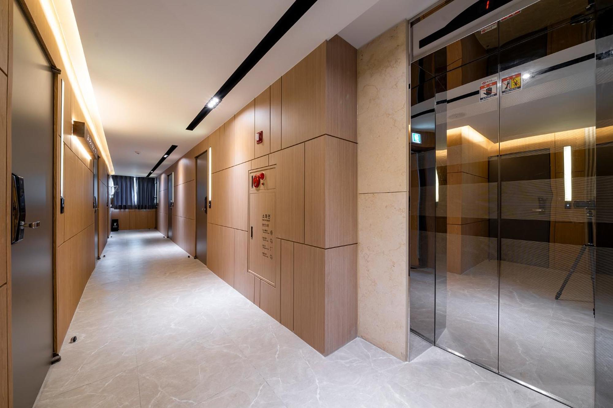 Urban Brown Hotel Chungju City Hall מראה חיצוני תמונה