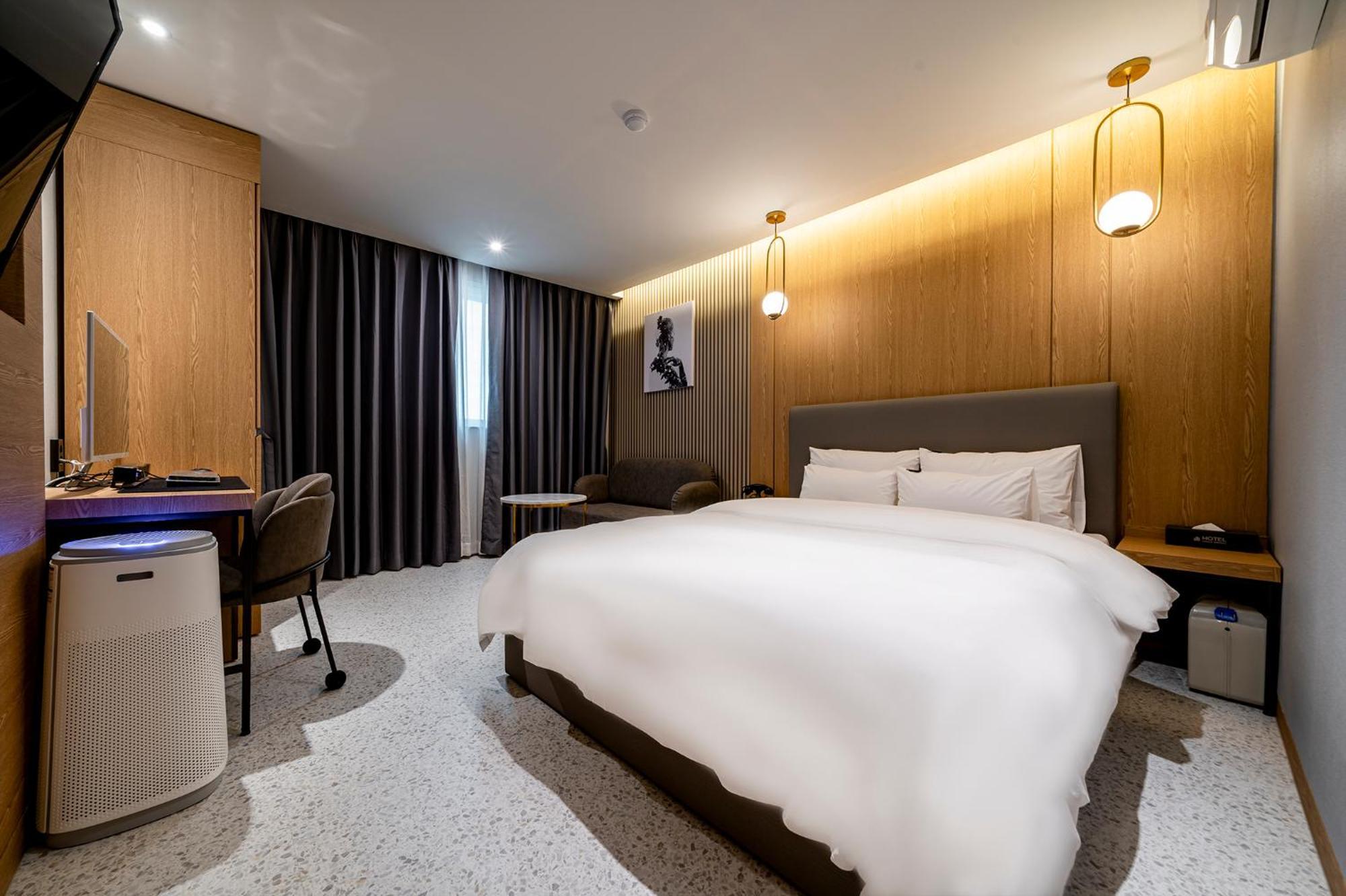 Urban Brown Hotel Chungju City Hall מראה חיצוני תמונה