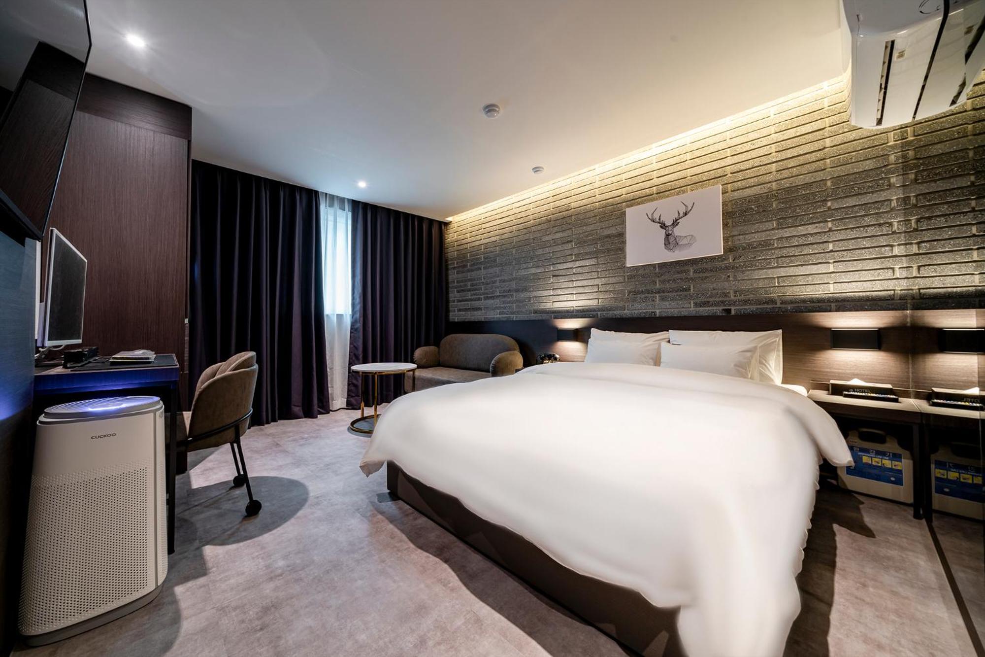 Urban Brown Hotel Chungju City Hall מראה חיצוני תמונה